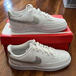 Nike Vision Court Lo, size 9.5 womens